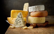 Как правильно выбрать качественный сыр?